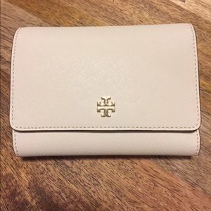 COPY - Tory Burch white wallet